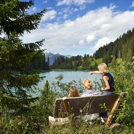 Wandern Familie Stausee 4-Arosa.jpg | © Arosa Tourismus / Nina Hardegger-Mattli