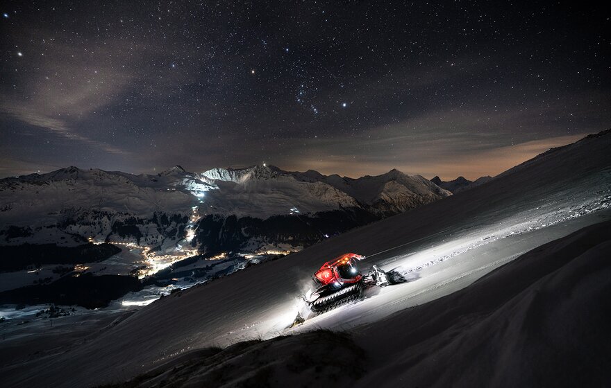 Pistenfahrzeug Passagierfahrt im Skigebiet Arosa Lenzerheide | © Urban Engel